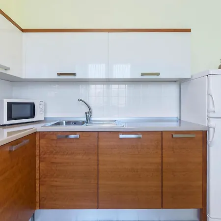 3 Bedroom Amazing In Apartman Nedescina