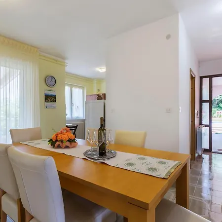 3 Bedroom Amazing In Nedescina